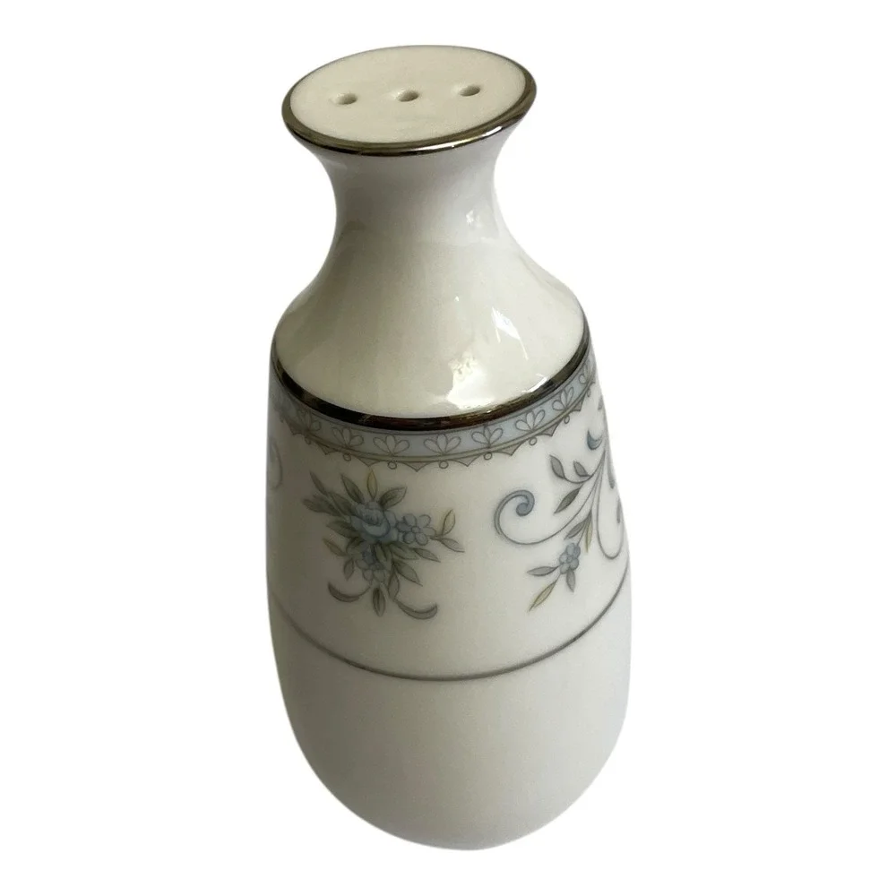Vintage Carico Tivoli Salt Shaker White Blue Gray Floral Platinum Trim